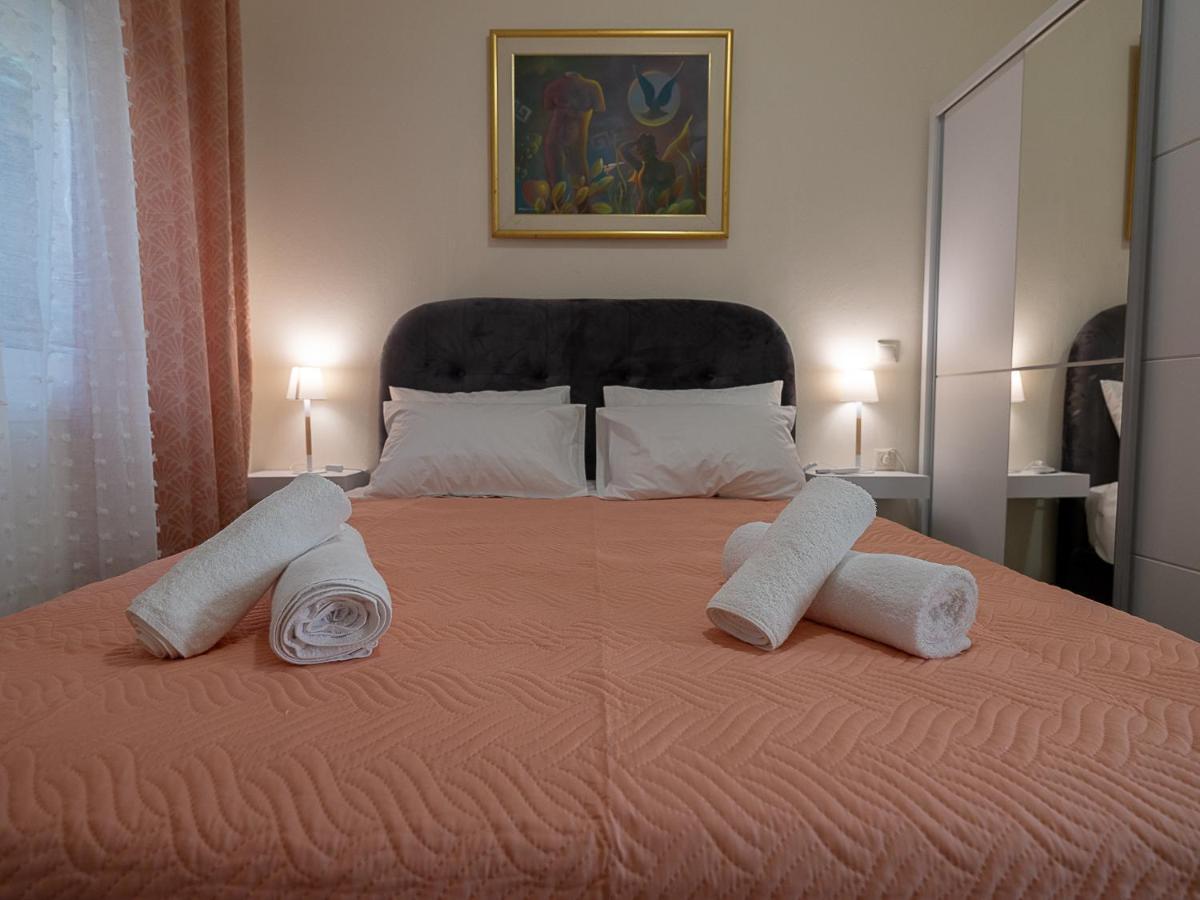 Apartment Luxury Apts Center Iraklio